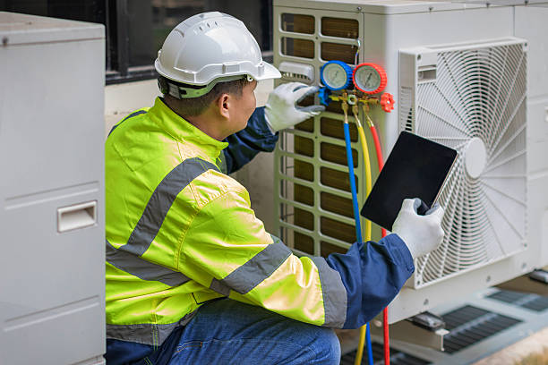 Professional Hvac technician working in Washington, VA